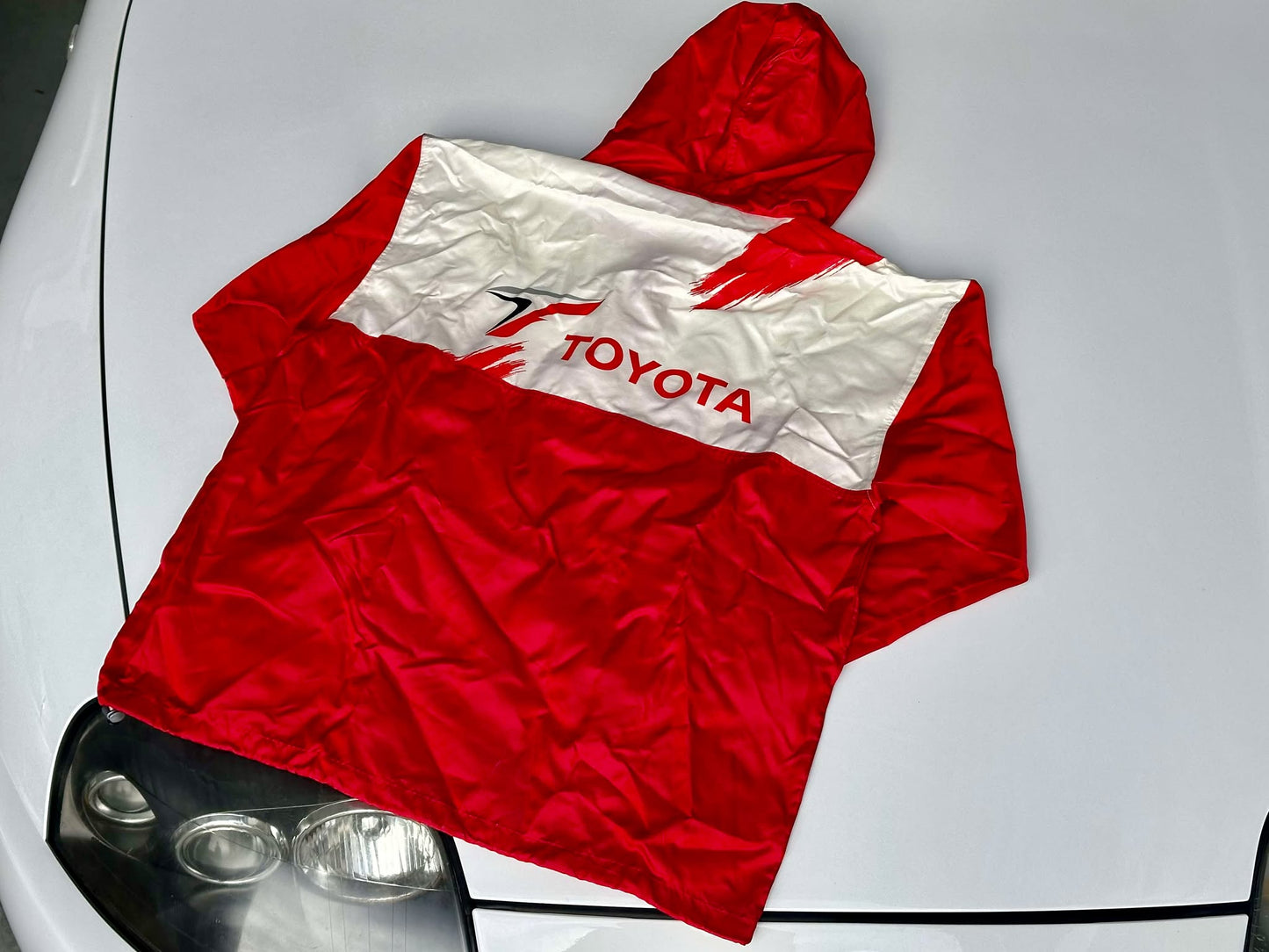 Vintage Toyota Pull Over